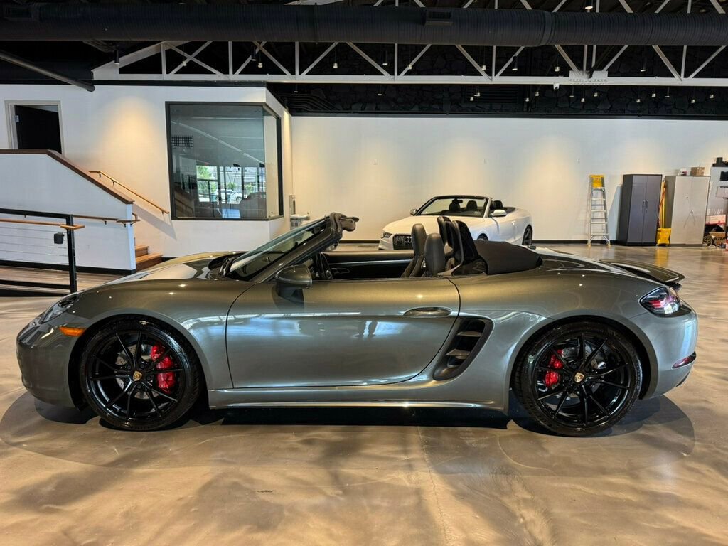 Used 2022 Porsche 718 Boxster S image 2