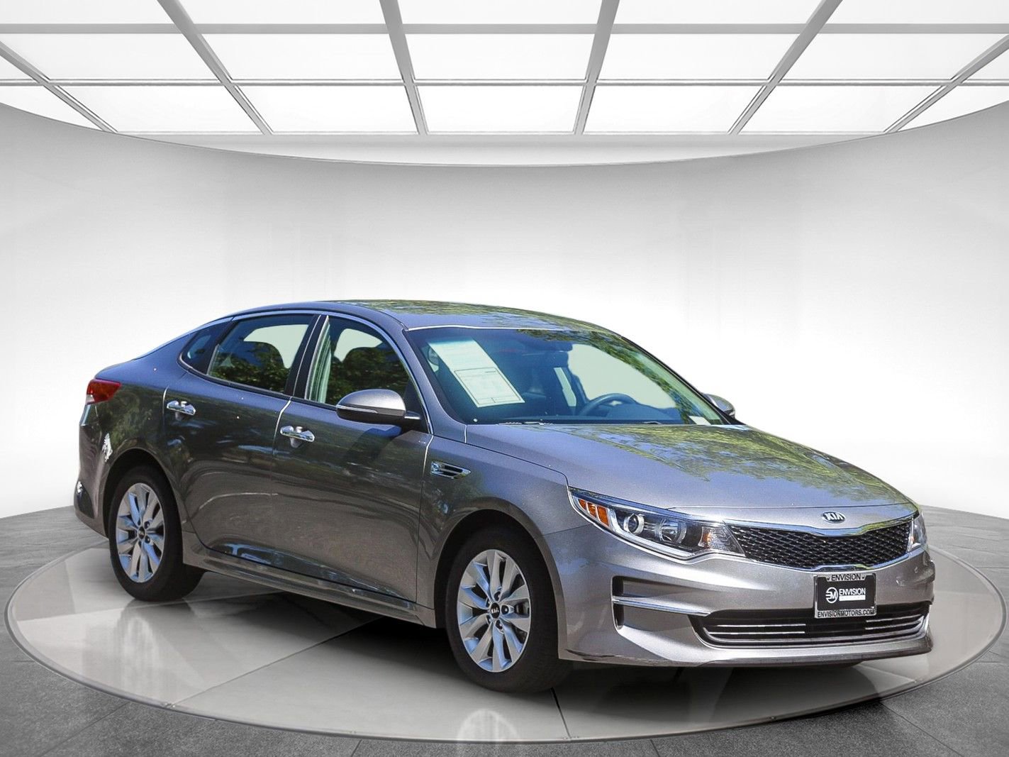 Used 2018 Kia Optima LX w/ 17" Alloy Wheels Package image 5
