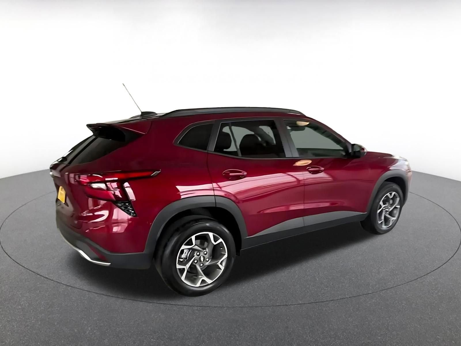 Used 2025 Chevrolet Trax LT FWD image 20
