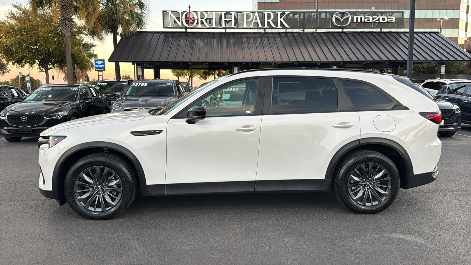 Certified 2025 MAZDA CX-70 3.3 Turbo w/ Preferred Package image 5