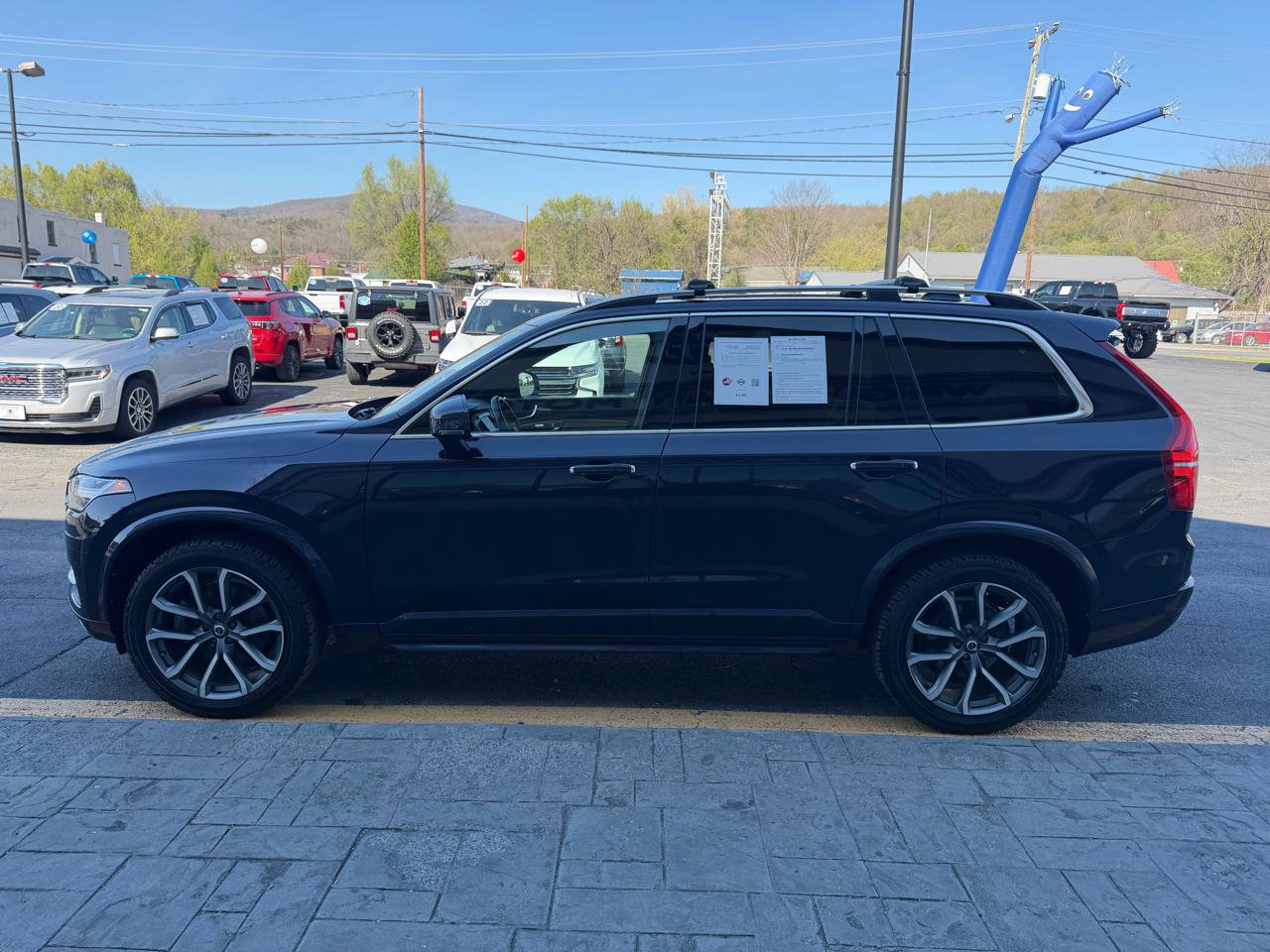 Used 2017 Volvo XC90 T6 Momentum w/ Vision Package image 5