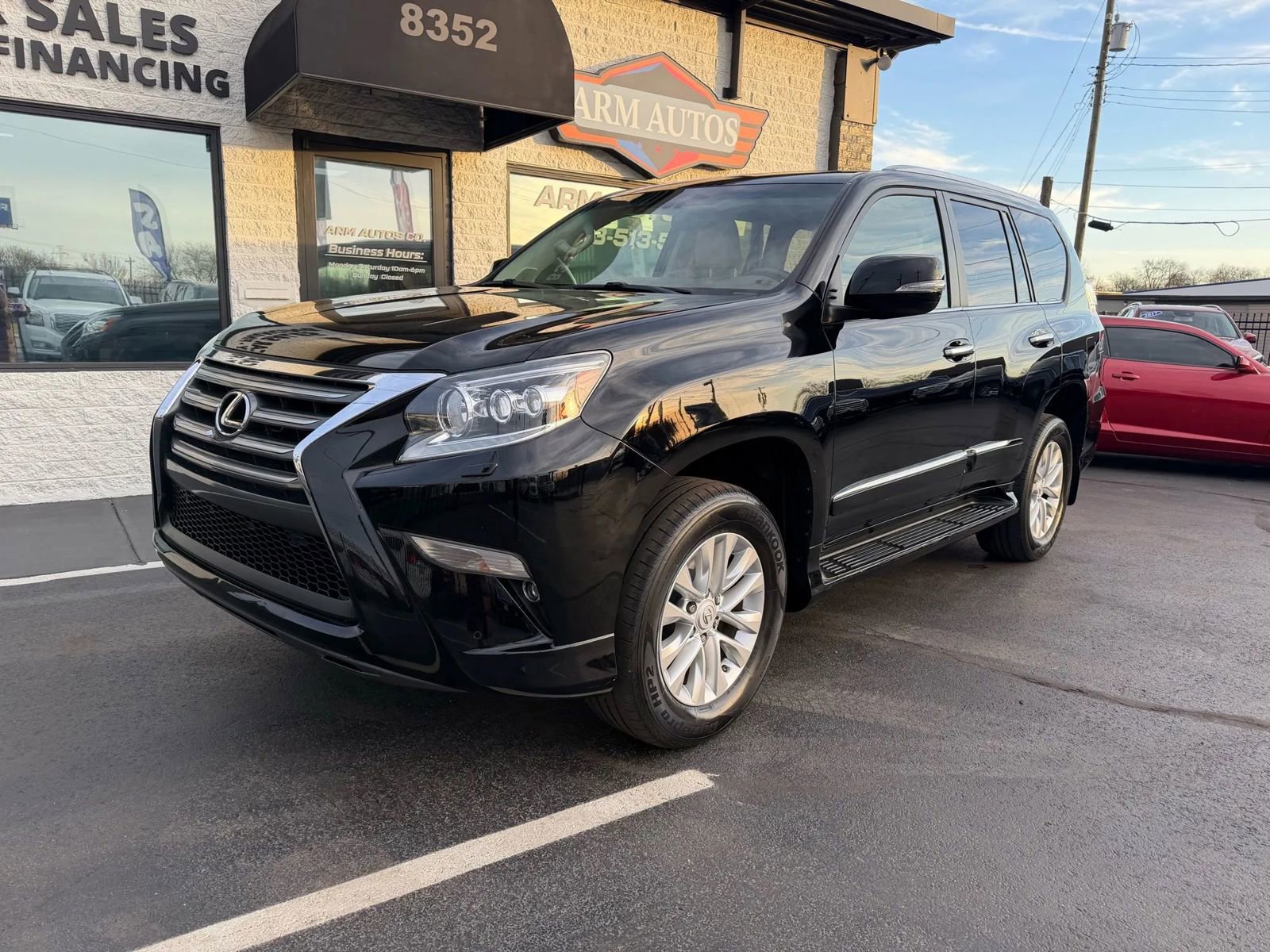 Used 2018 Lexus GX 460 Premium w/ Premium Package image 2