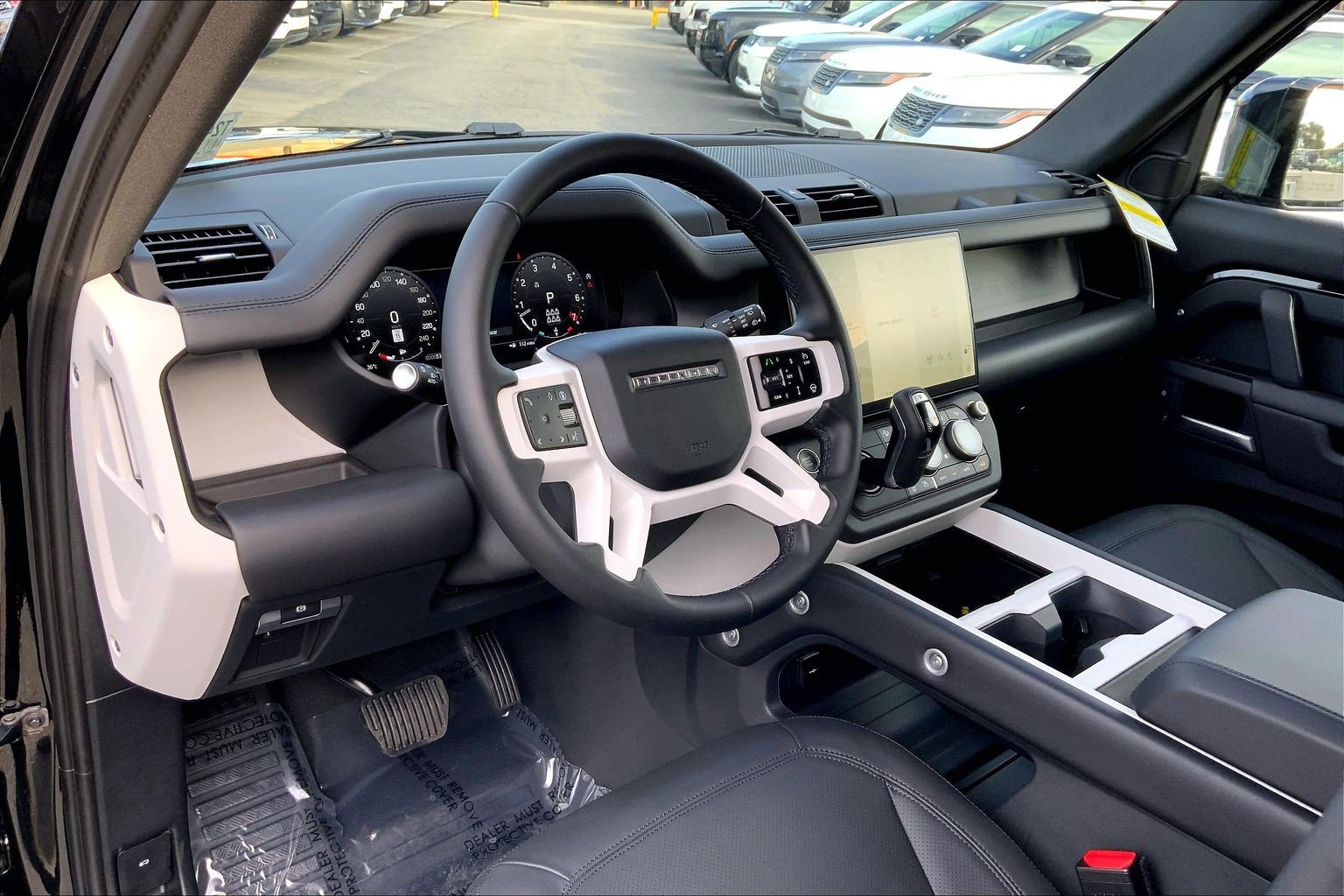 New 2026 Land Rover Defender 130 X-Dynamic SE image 9