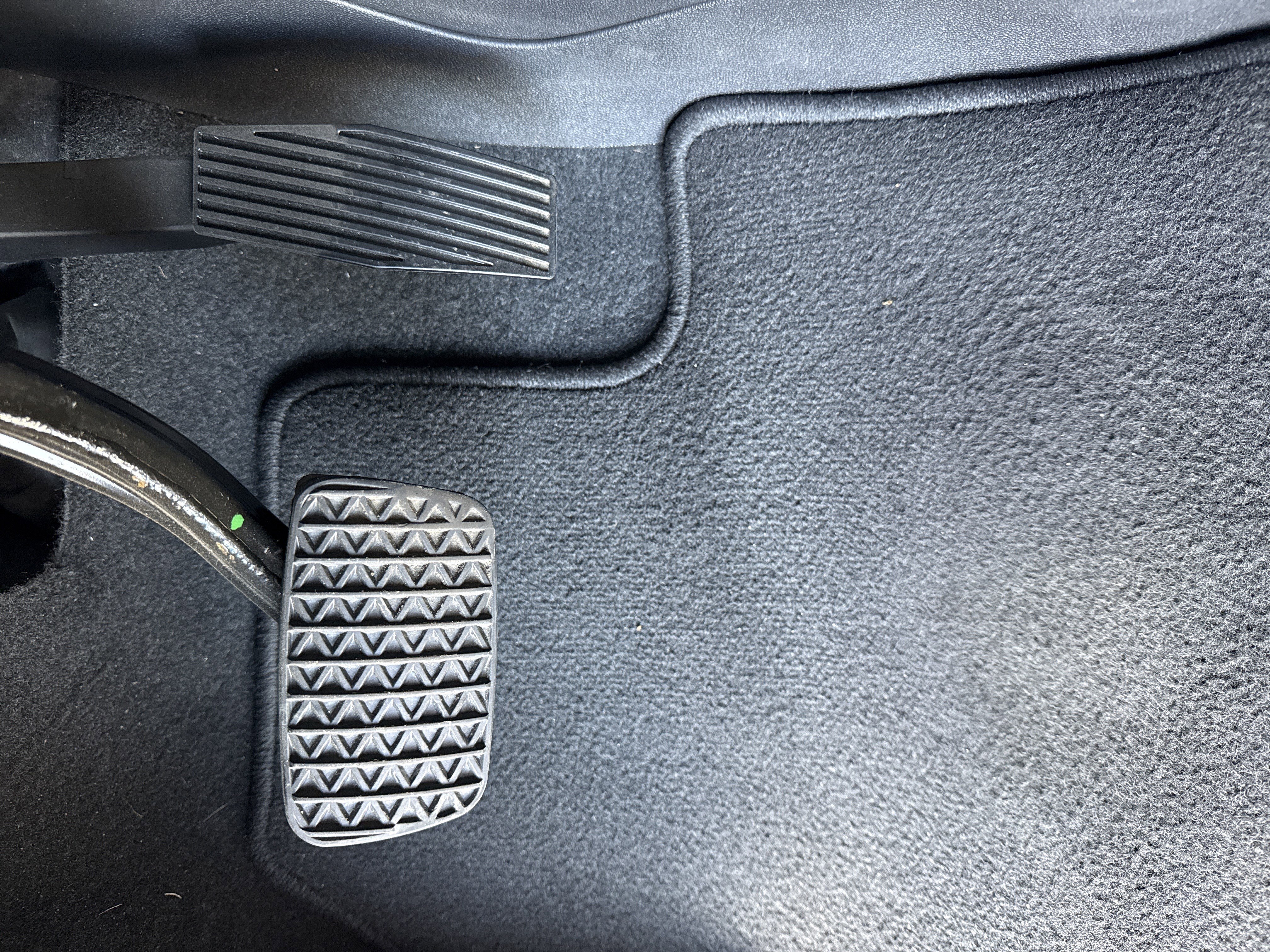 Used 2023 GMC Terrain AT4 image 23