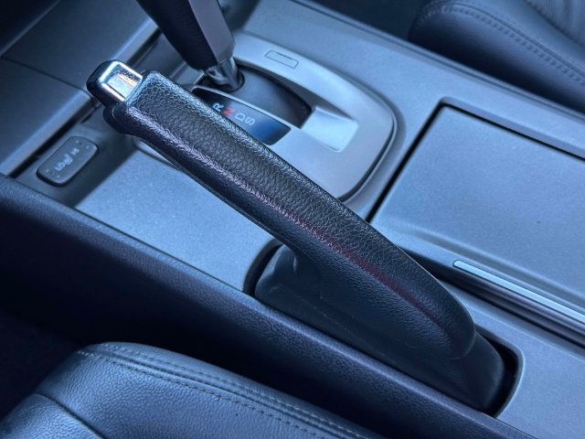 Used 2011 Honda Accord EX-L image 32