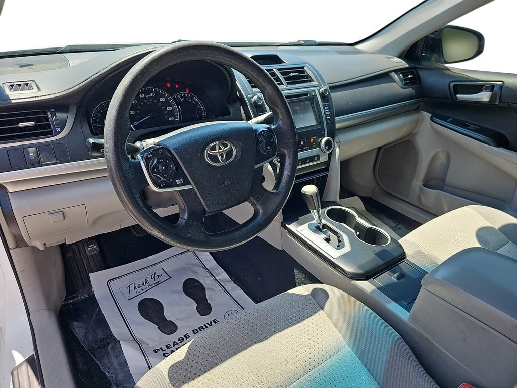 Used 2014 Toyota Camry LE FWD image 17