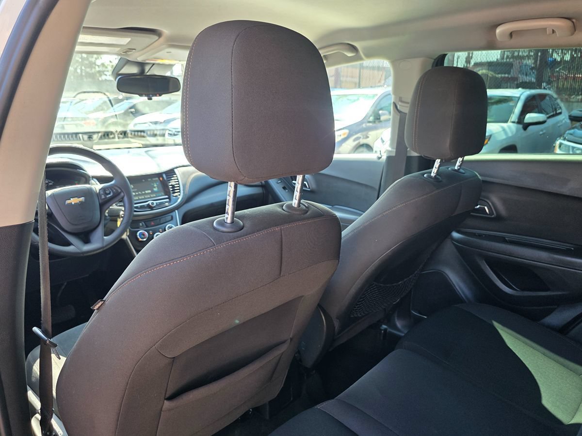Used 2017 Chevrolet Trax LS FWD image 25