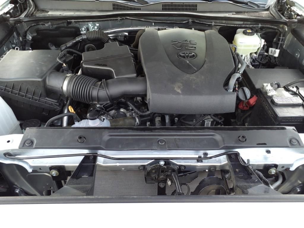 Used 2022 Toyota Tacoma TRD Off-Road image 30