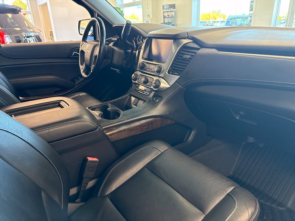 Used 2019 Chevrolet Tahoe LT w/ Luxury Package AWD/4WD image 32