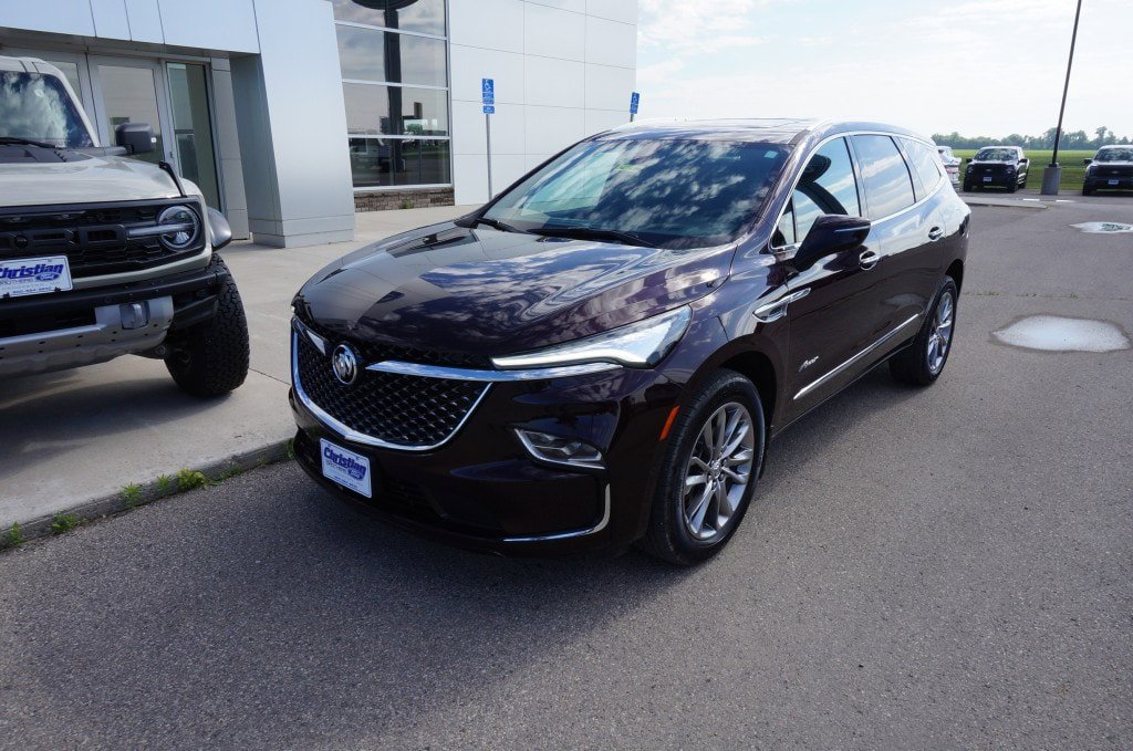 Used 2024 Buick Enclave Avenir w/ Avenir Technology Package AWD/4WD image 7