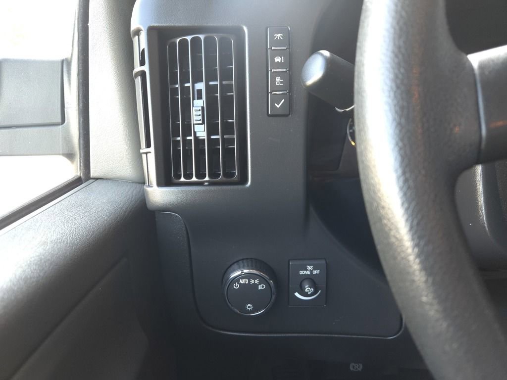 Used 2019 Chevrolet Express 3500 RWD image 21