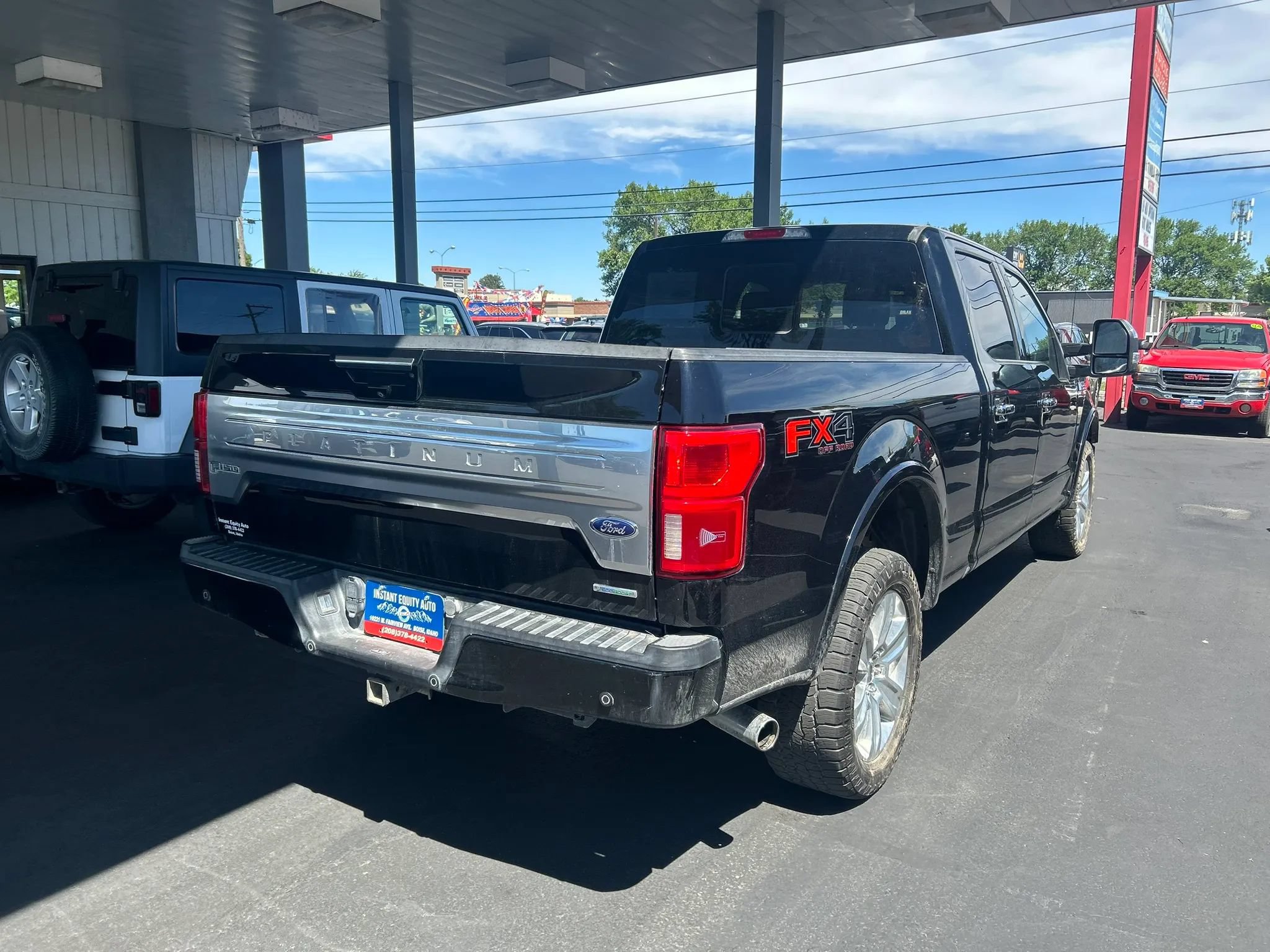 Used 2018 Ford F150 Platinum w/ Equipment Group 701A Luxury AWD/4WD image 13