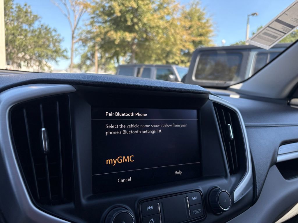 Used 2023 GMC Terrain SLT image 18