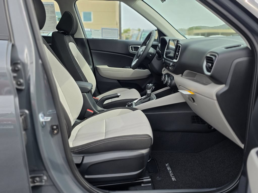 New 2026 Hyundai Venue SEL FWD image 10