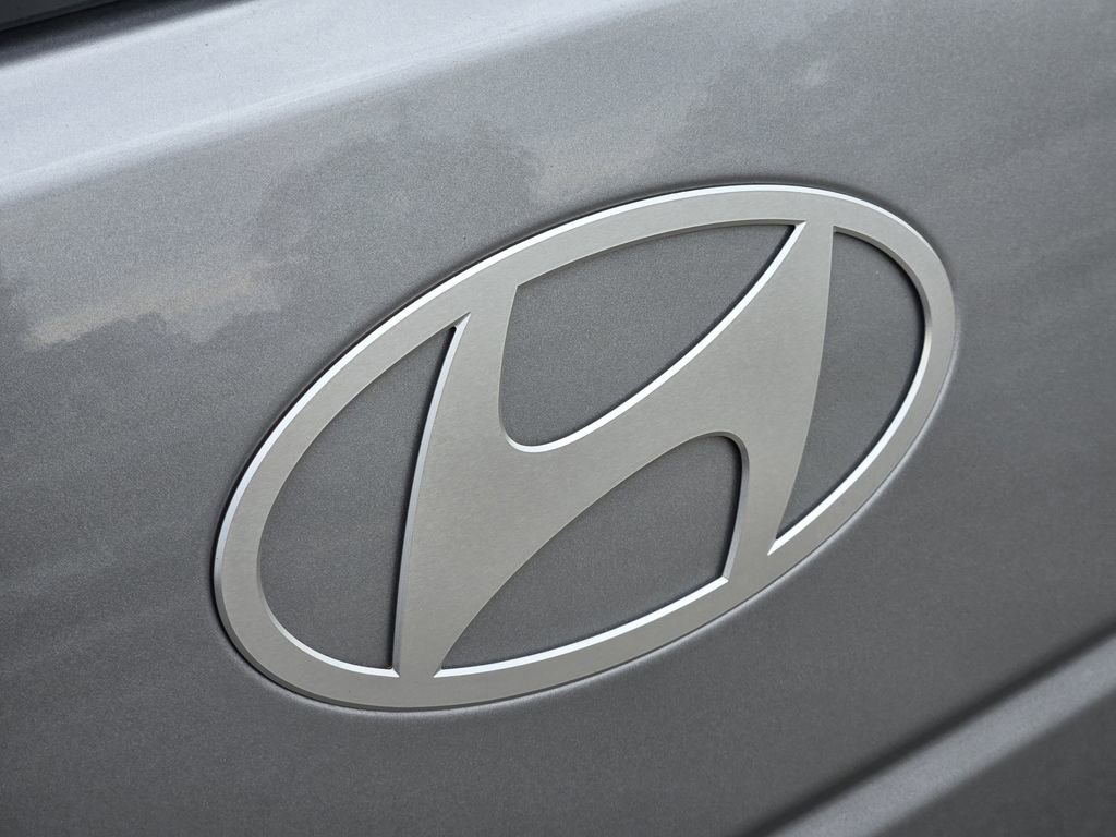 New 2026 Hyundai Santa Fe SE image 11
