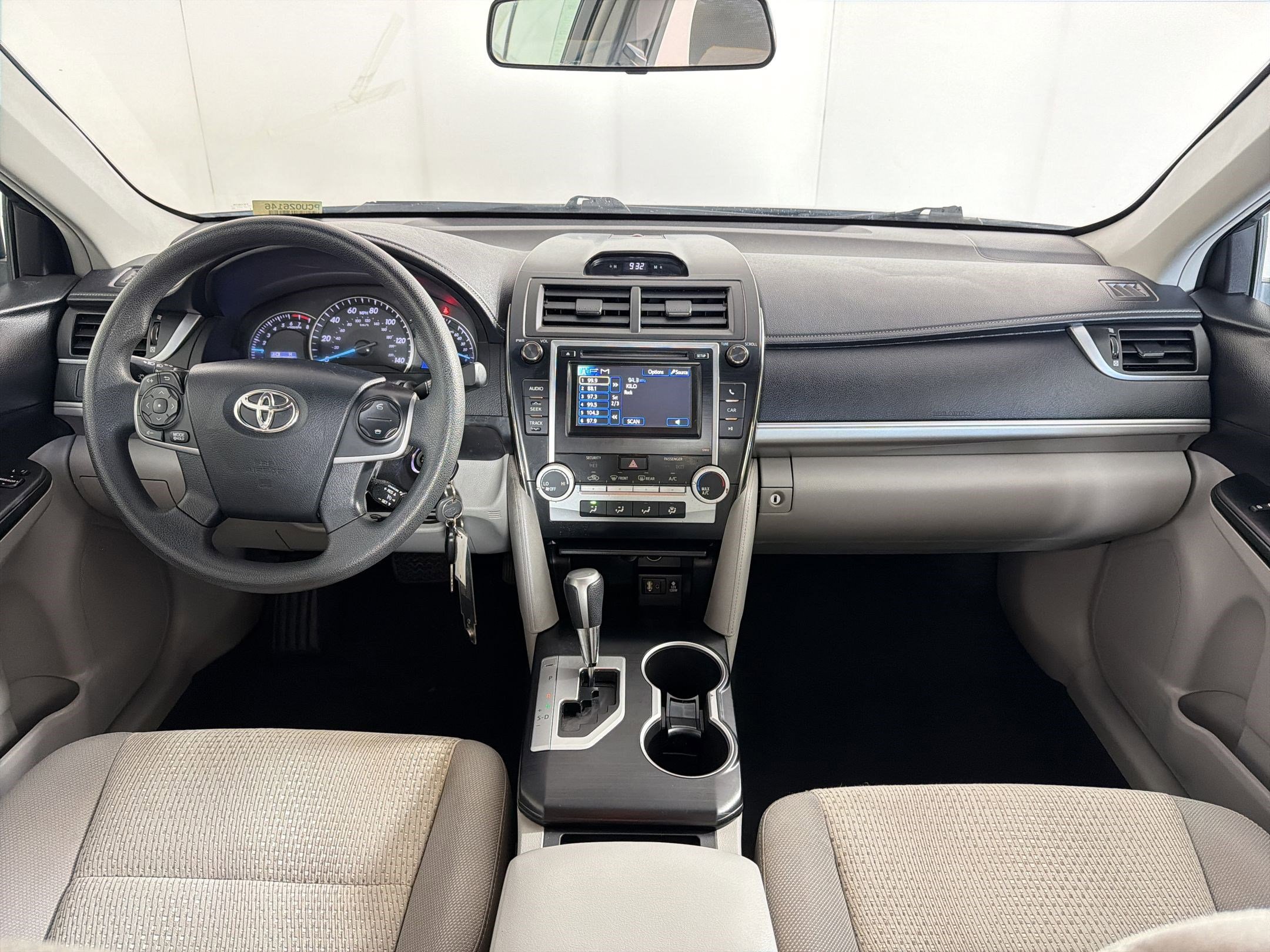 Used 2012 Toyota Camry LE image 16