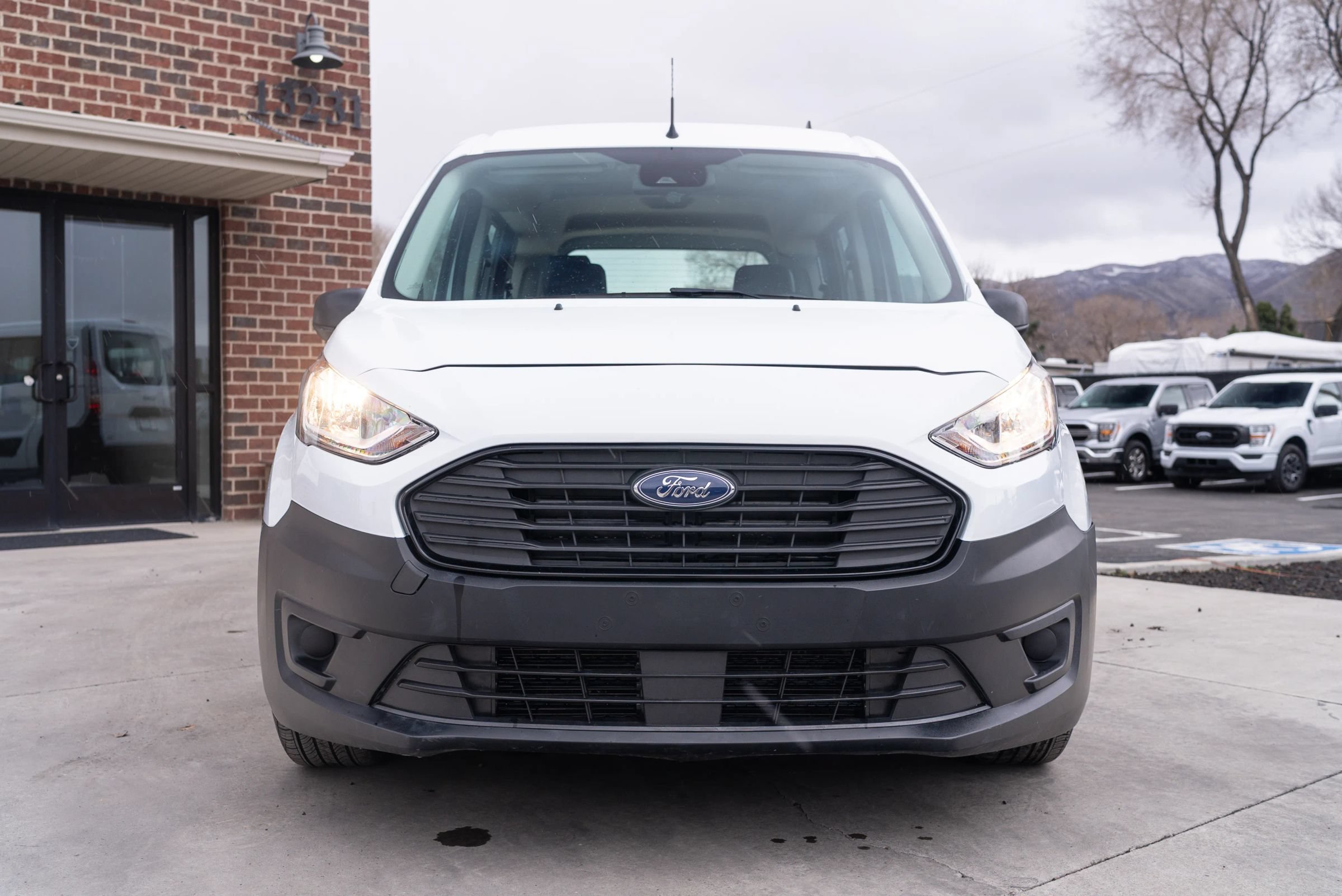 Used 2023 Ford Transit Connect XL FWD image 2
