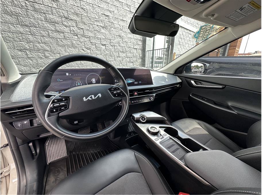 Used 2024 Kia EV6 Light AWD/4WD image 14