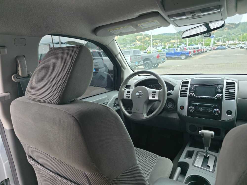 Used 2016 Nissan Frontier SV RWD image 11