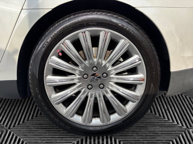 Used 2015 Lincoln MKS AWD w/ Equipment Group 101A image 30