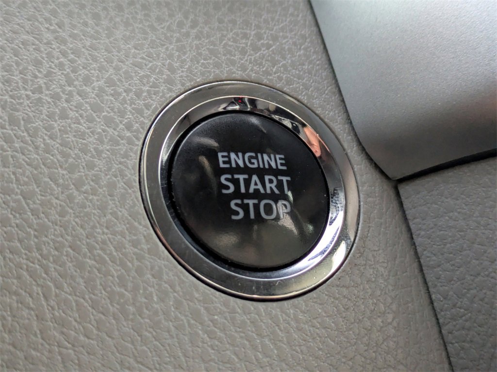 Used 2015 Toyota Highlander Limited Platinum image 32