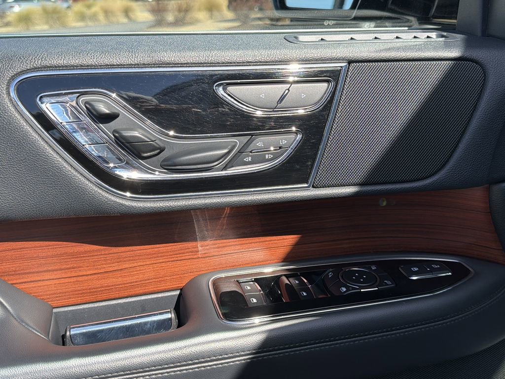 Used 2024 Lincoln Navigator Reserve image 32