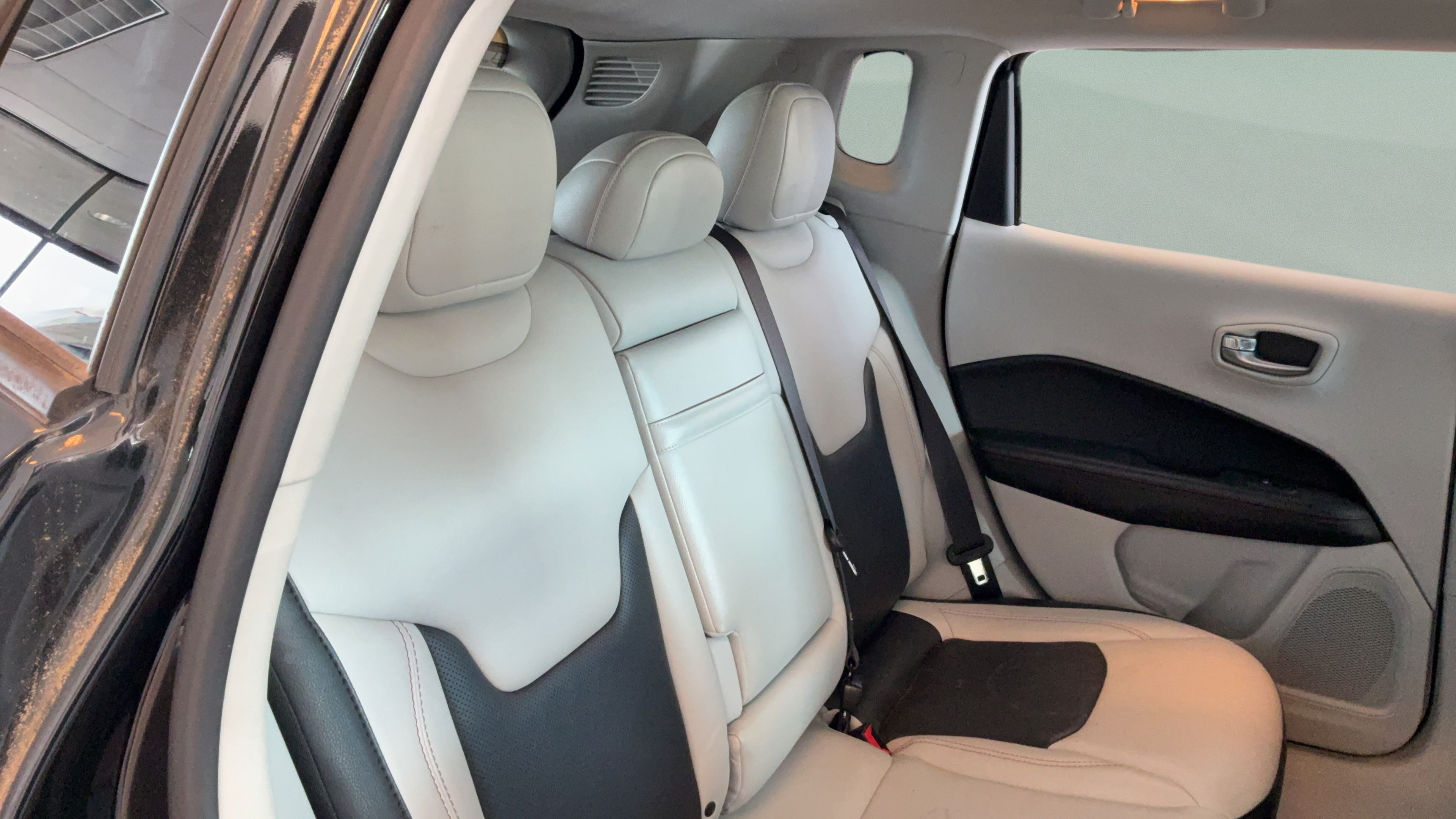 Used 2018 Jeep Compass Limited AWD/4WD image 35