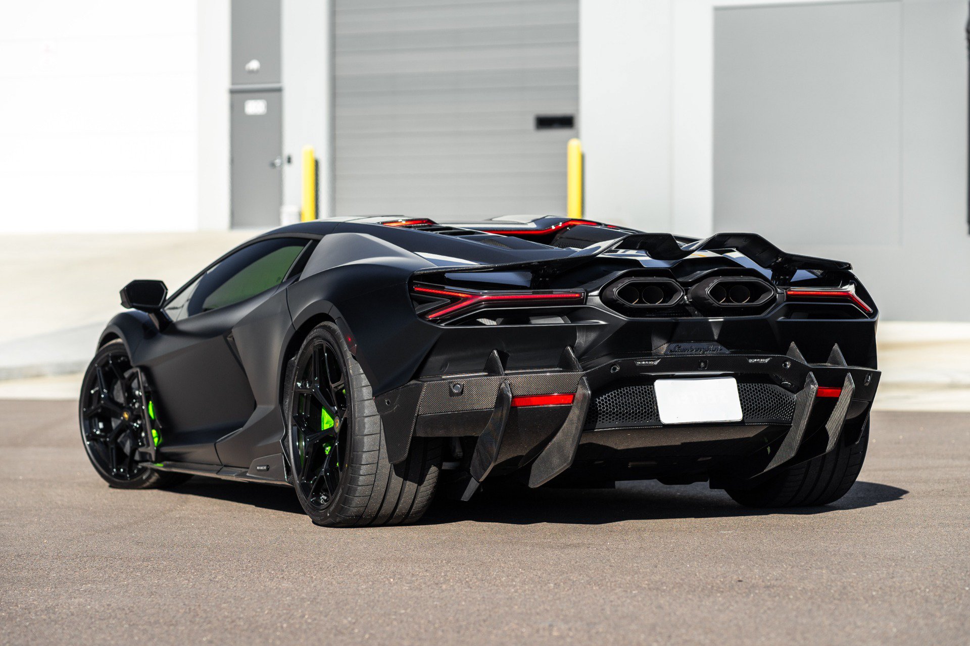 Used 2025 Lamborghini Revuelto AWD/4WD image 6