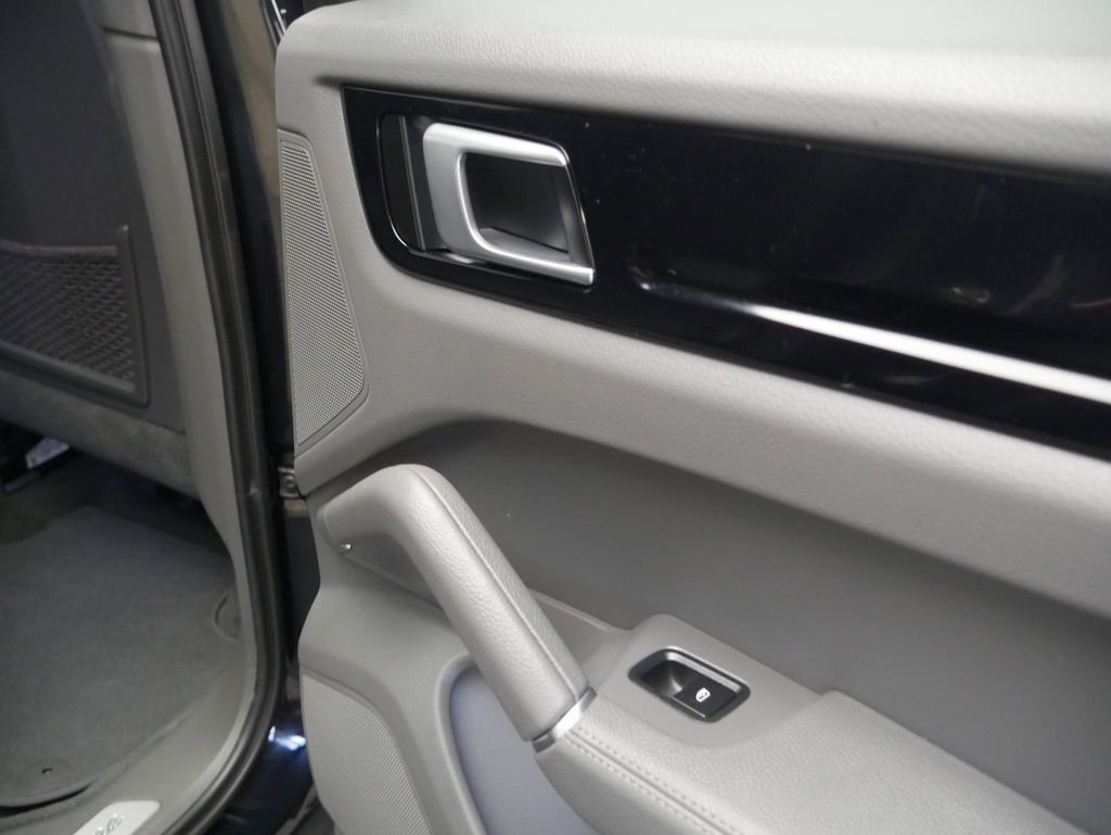 Certified 2023 Porsche Cayenne image 26