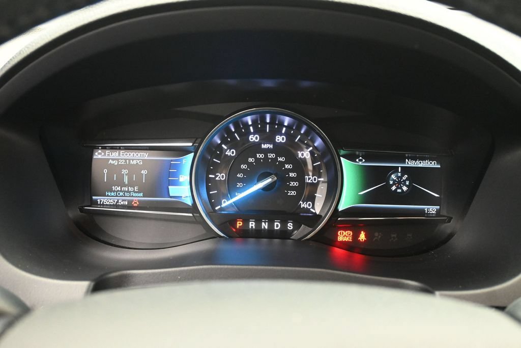 Used 2018 Ford Explorer XLT w/ Equipment Group 202A FWD image 13