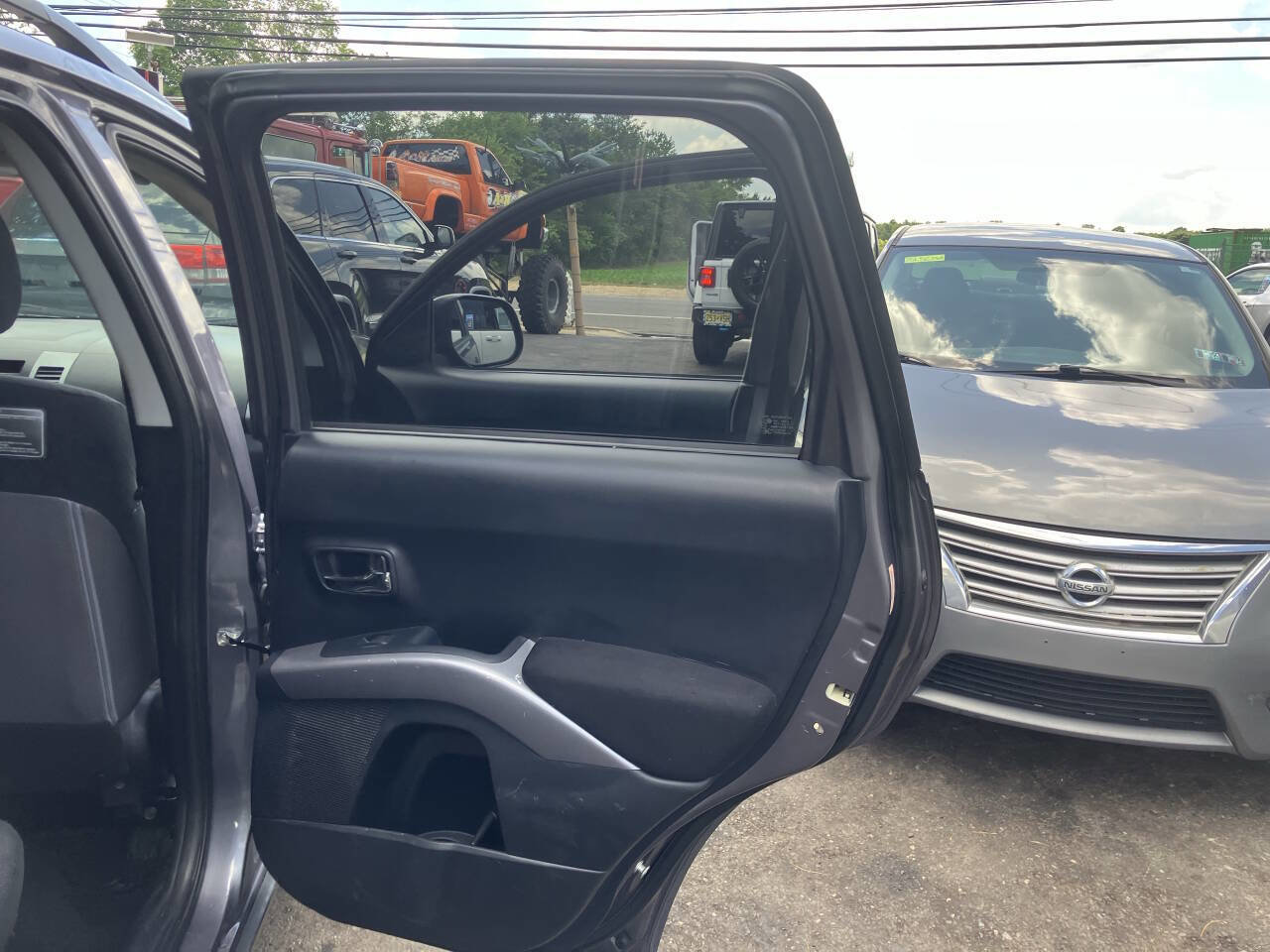 Used 2009 Mitsubishi Outlander ES image 18