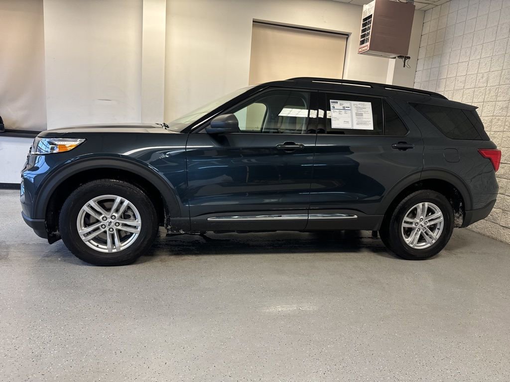 Used 2023 Ford Explorer XLT w/ Equipment Group 202A image 17