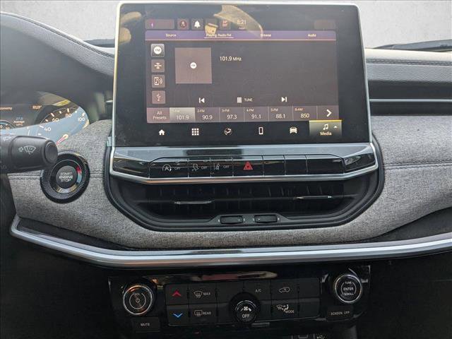 Used 2023 Jeep Compass Sport image 15