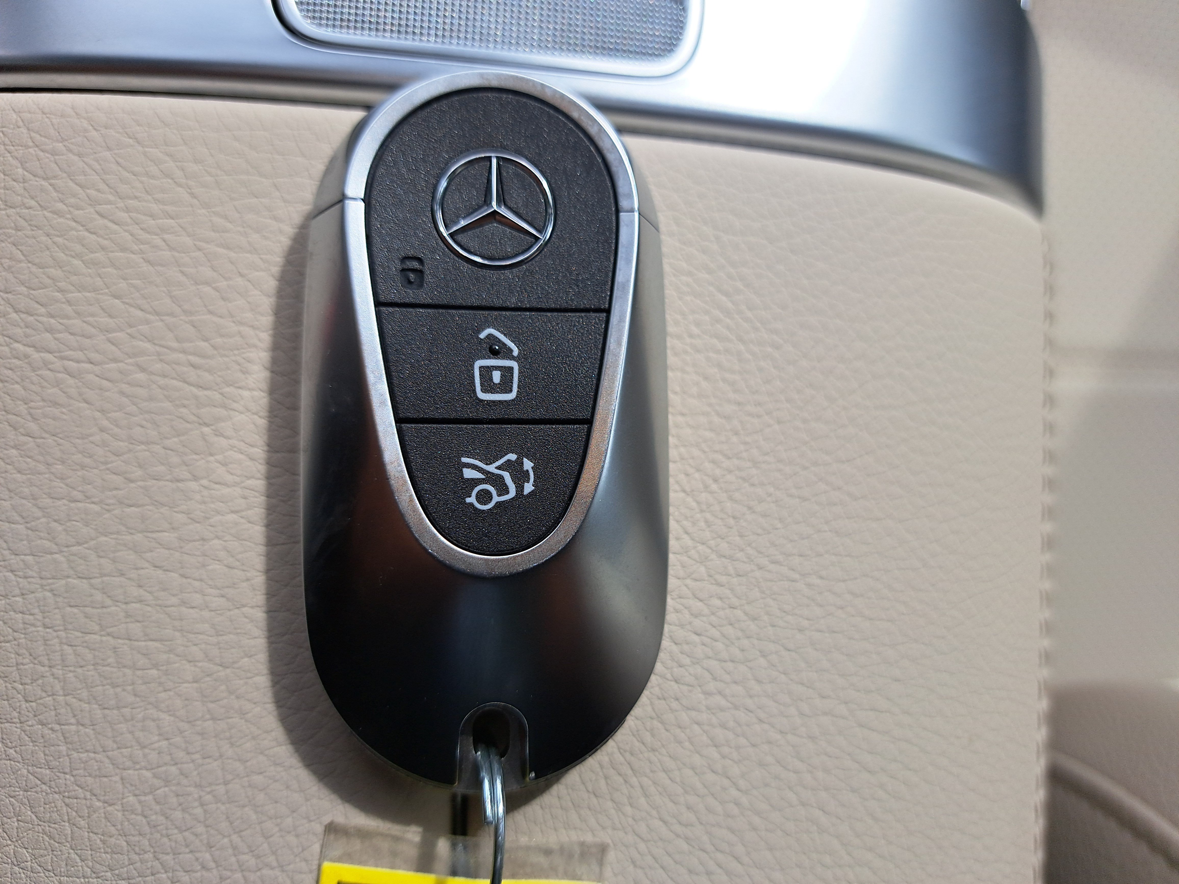 Used 2026 Mercedes-Benz GLC 300 image 38