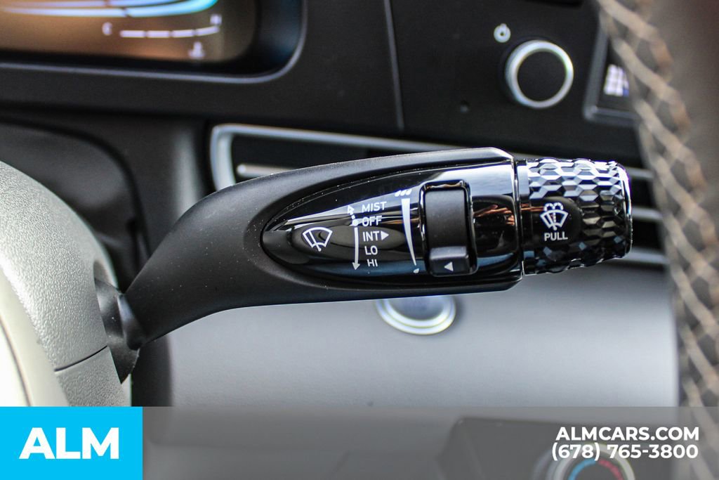 Used 2025 Hyundai Elantra Sport image 30