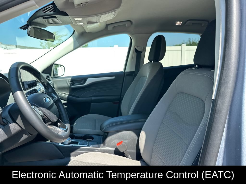 Used 2022 Ford Escape SE w/ Convenience Package FWD image 13