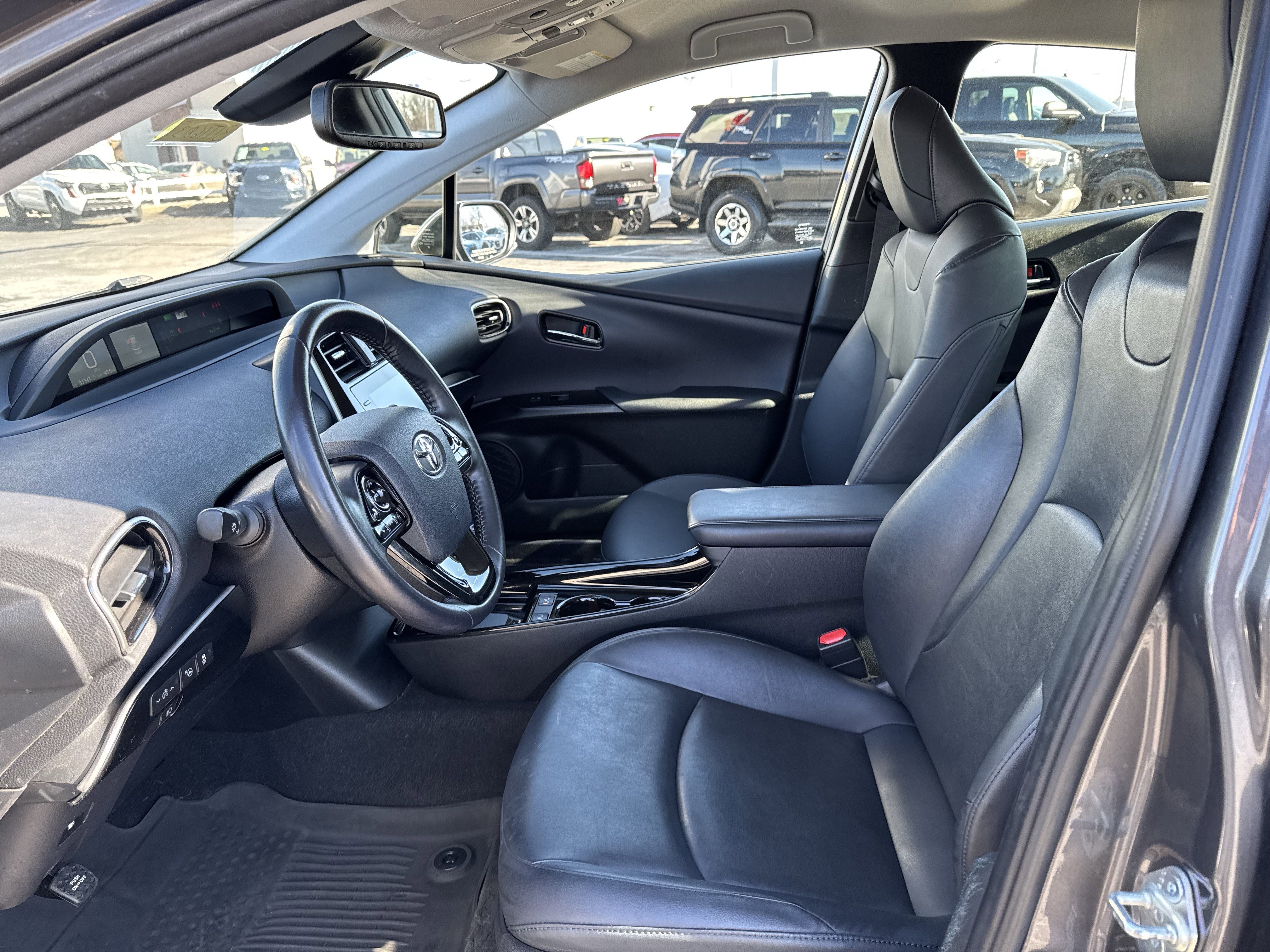 Used 2021 Toyota Prius L Eco image 26