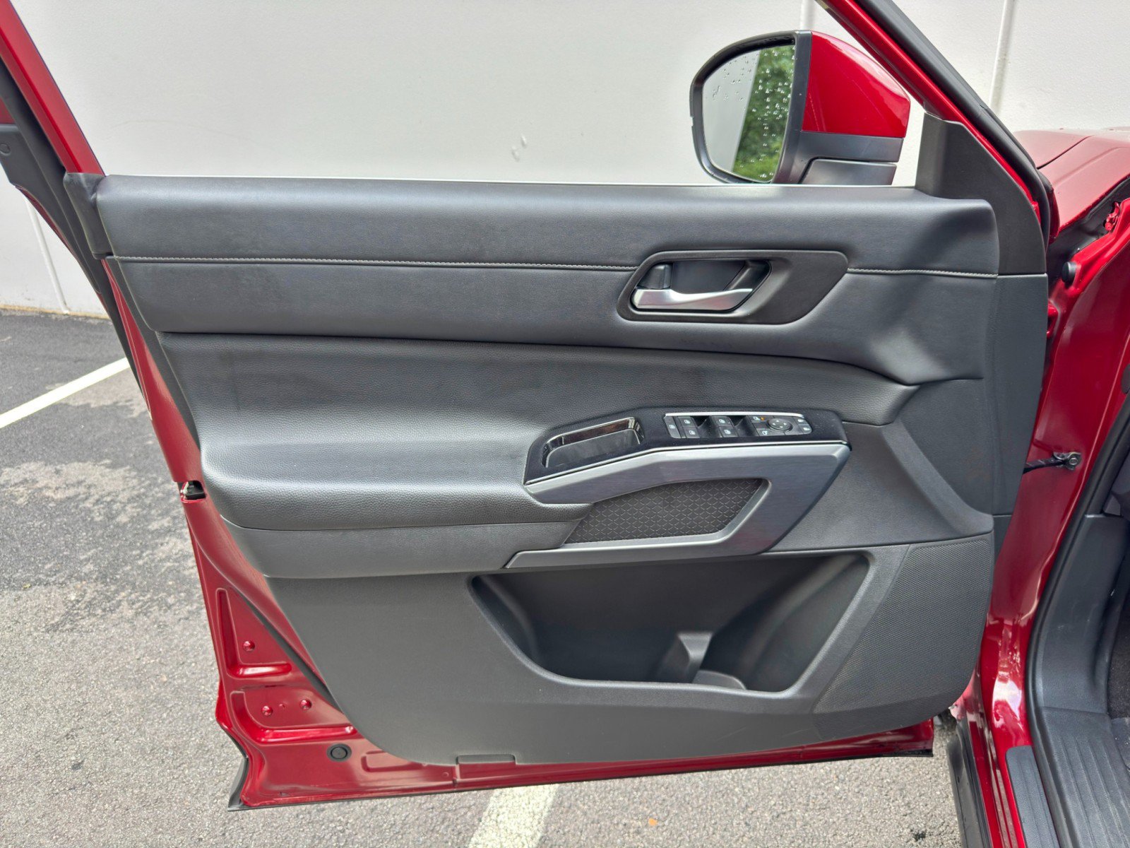 Used 2023 Nissan Pathfinder SL FWD image 40