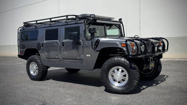 Used 2003 HUMMER H1 4-Door Wagon AWD/4WD image 2