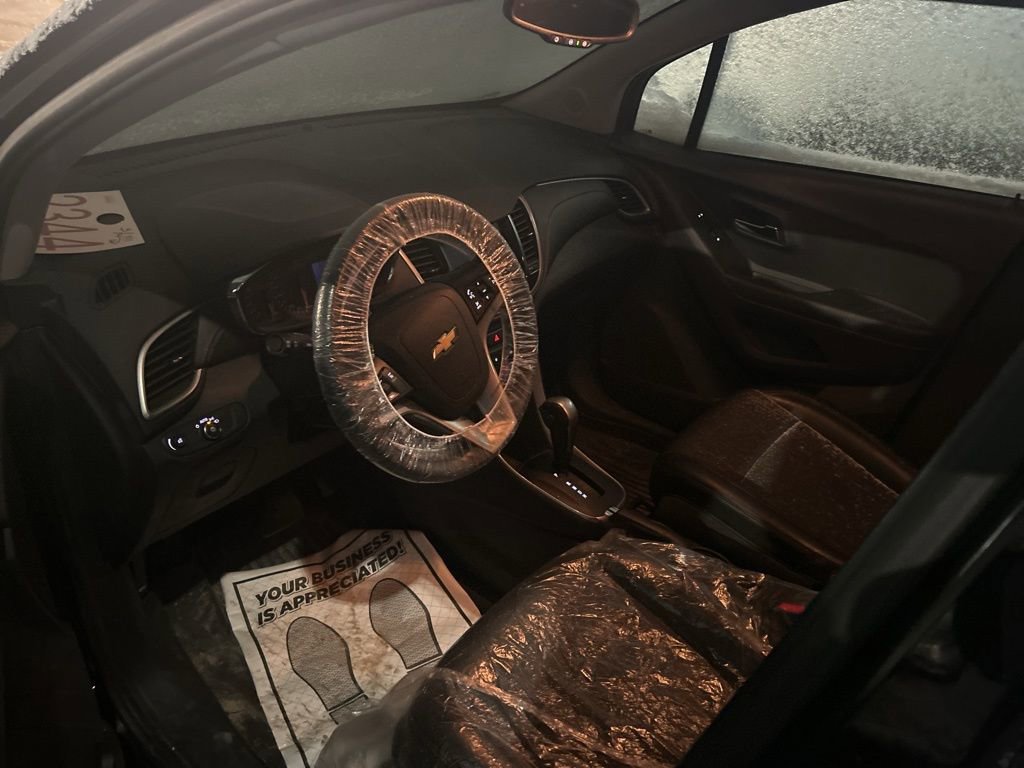 Used 2020 Chevrolet Trax LT w/ LT Convenience Package image 7