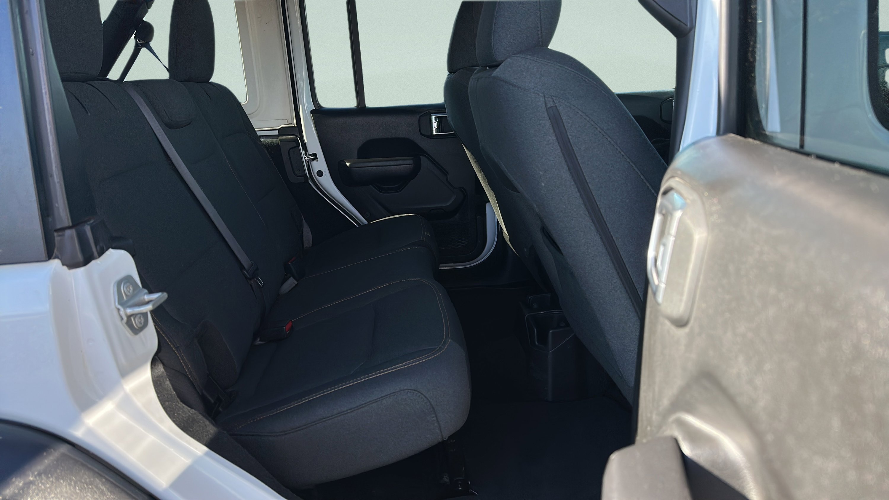 Used 2024 Jeep Wrangler Unlimited Sport image 44