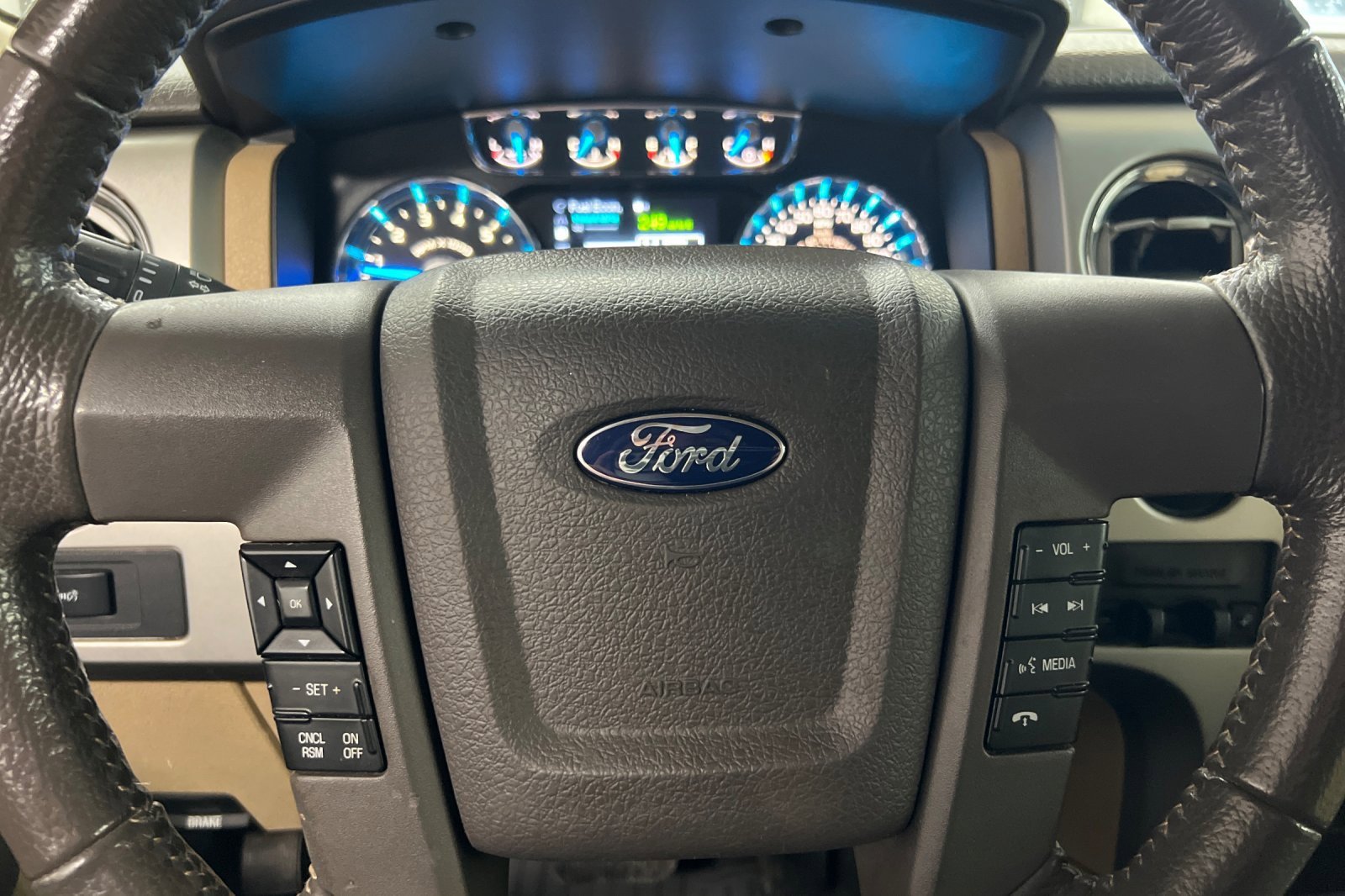 Used 2013 Ford F150 Lariat w/ Mid Equipment Group image 19