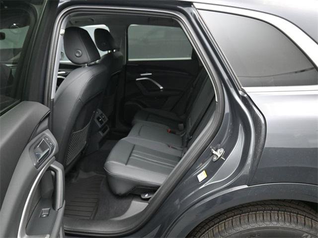 New 2025 Audi Q5 Premium image 11