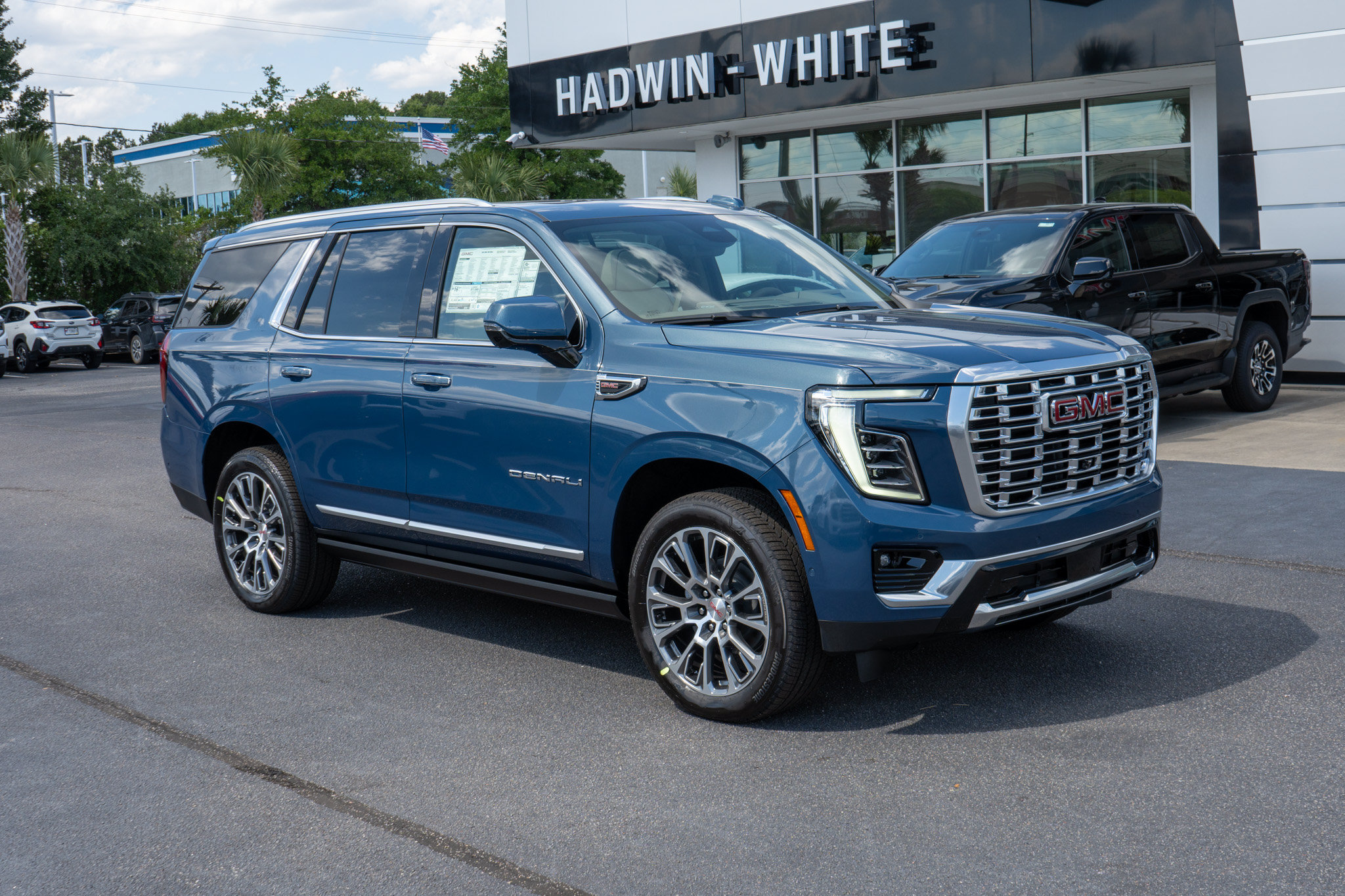 New 2026 GMC Yukon Denali w/ Denali Reserve Package AWD/4WD video 1