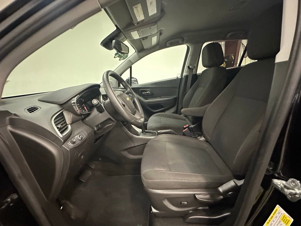 Certified 2022 Chevrolet Trax LS w/ Tint and Cruise Package image 21