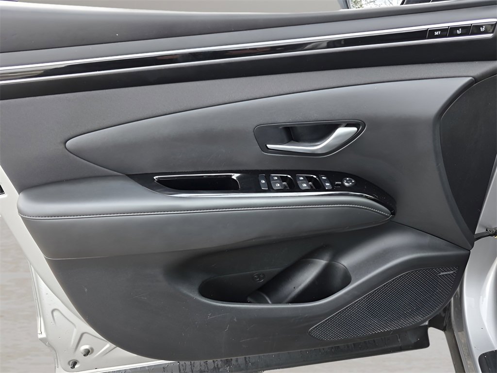 Used 2023 Hyundai Tucson Limited w/ Cargo Package image 18