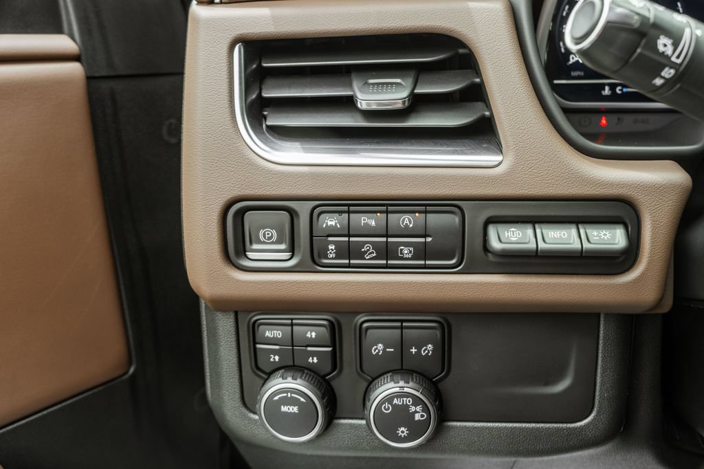 Used 2023 Chevrolet Tahoe High Country AWD/4WD image 20