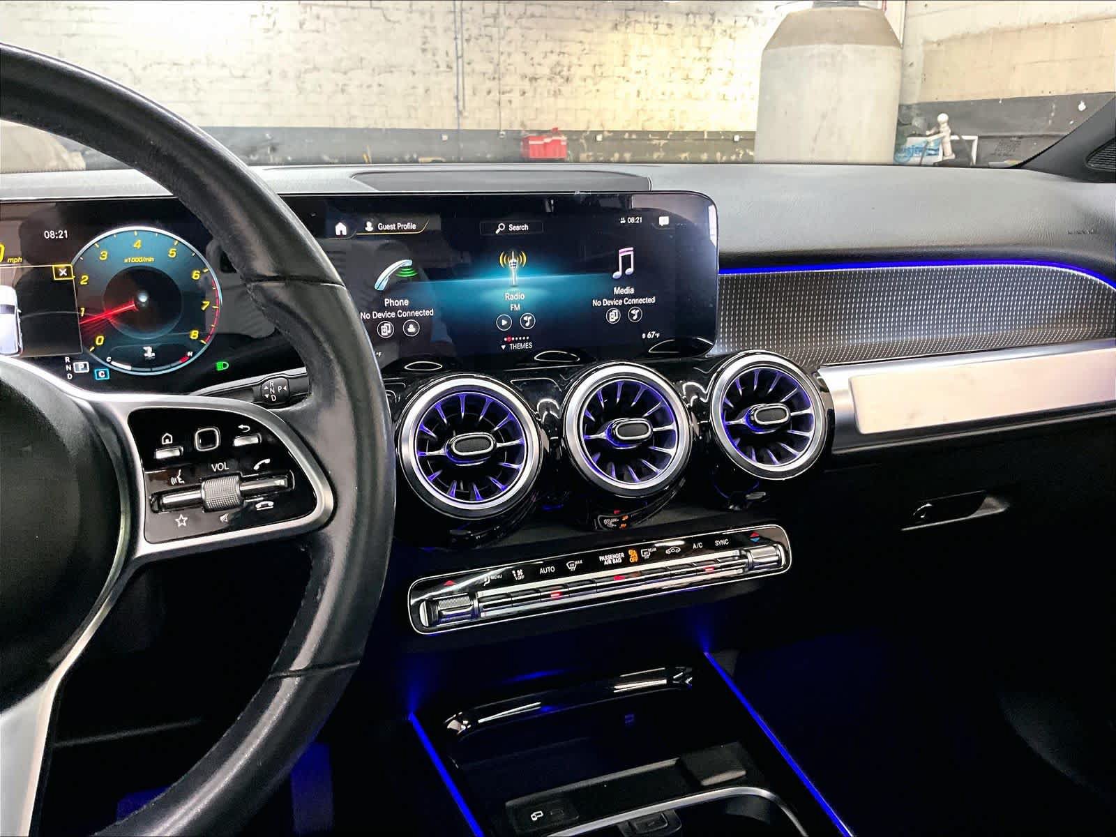 Used 2023 Mercedes-Benz GLB 250 4MATIC image 9