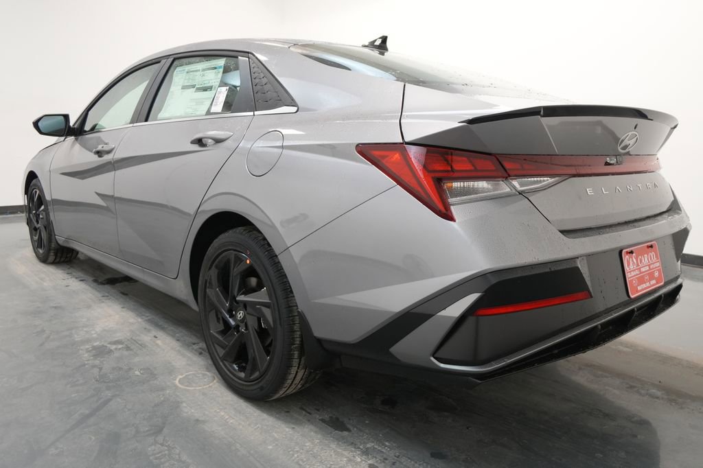 New 2026 Hyundai Elantra SEL Sport image 6