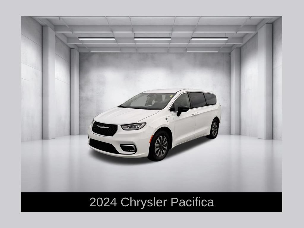 Used 2024 Chrysler Pacifica Limited FWD image 1